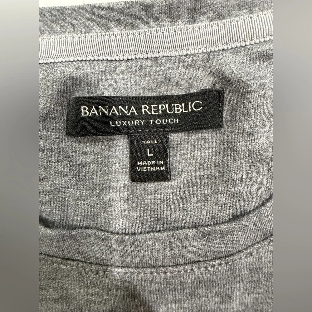 Banana Republic sleek modern